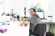 Moderní šlechtění se opírá o spoustu měřitelných parametrů z laboratoře. „Klíčové jsou vzhled, chuť, konzistence dužniny, její pevnost a cukernatost, ale i obsah alergenů nebo skladovatelnost,“ říká Jan Zima ml.