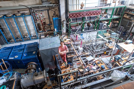 Tomáš Čermák in the lab at the Institute of Plasma Physics of the CAS.