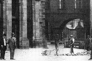 Pražský hrad, III. nádvoří, 4. června 1925, zahájení výzkumu v severní části III. nádvoří. 